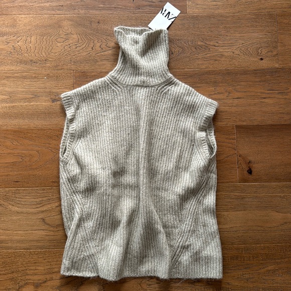 Zara Sweaters - NWT ZARA OPEN SWEATER VEST SIZE L